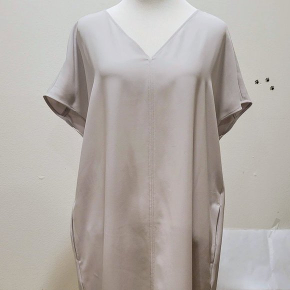 UNIQLO WOMENS SHORT SLEEVE LIGHT GREY DRESS - Picture 1 of 2
